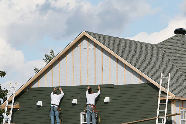 Professional Siding Contractor technician working in Gloverville, SC
